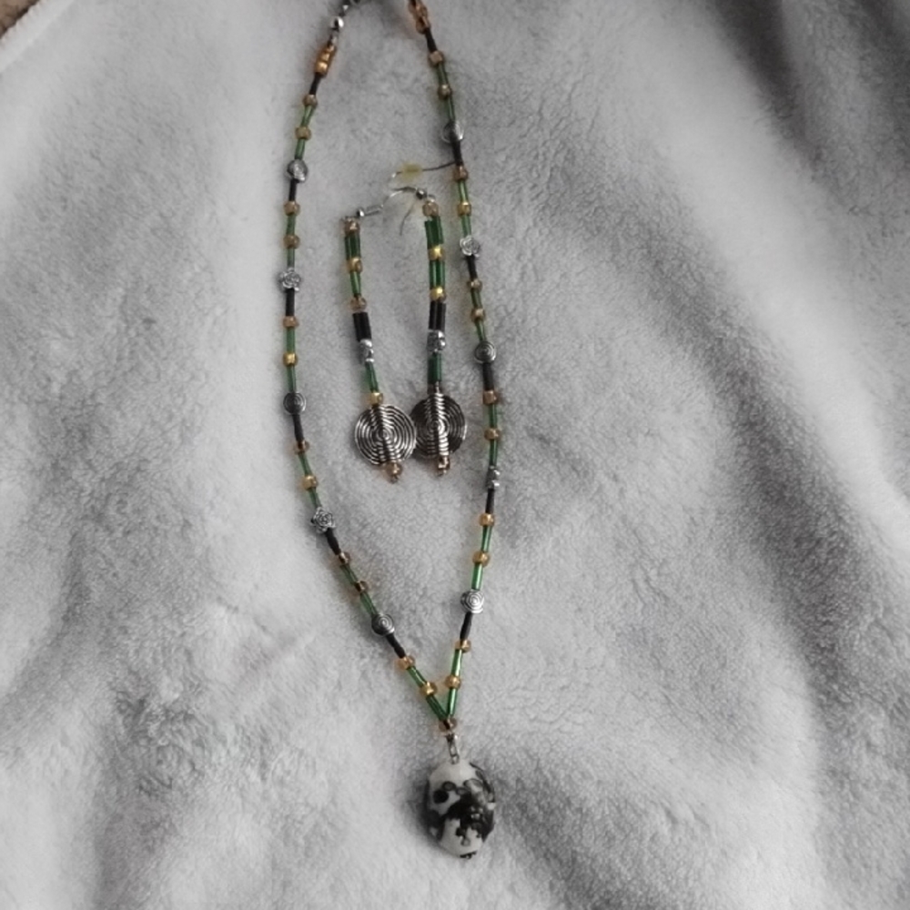 Artisan Green and Gold Beaded Necklace with Earrings